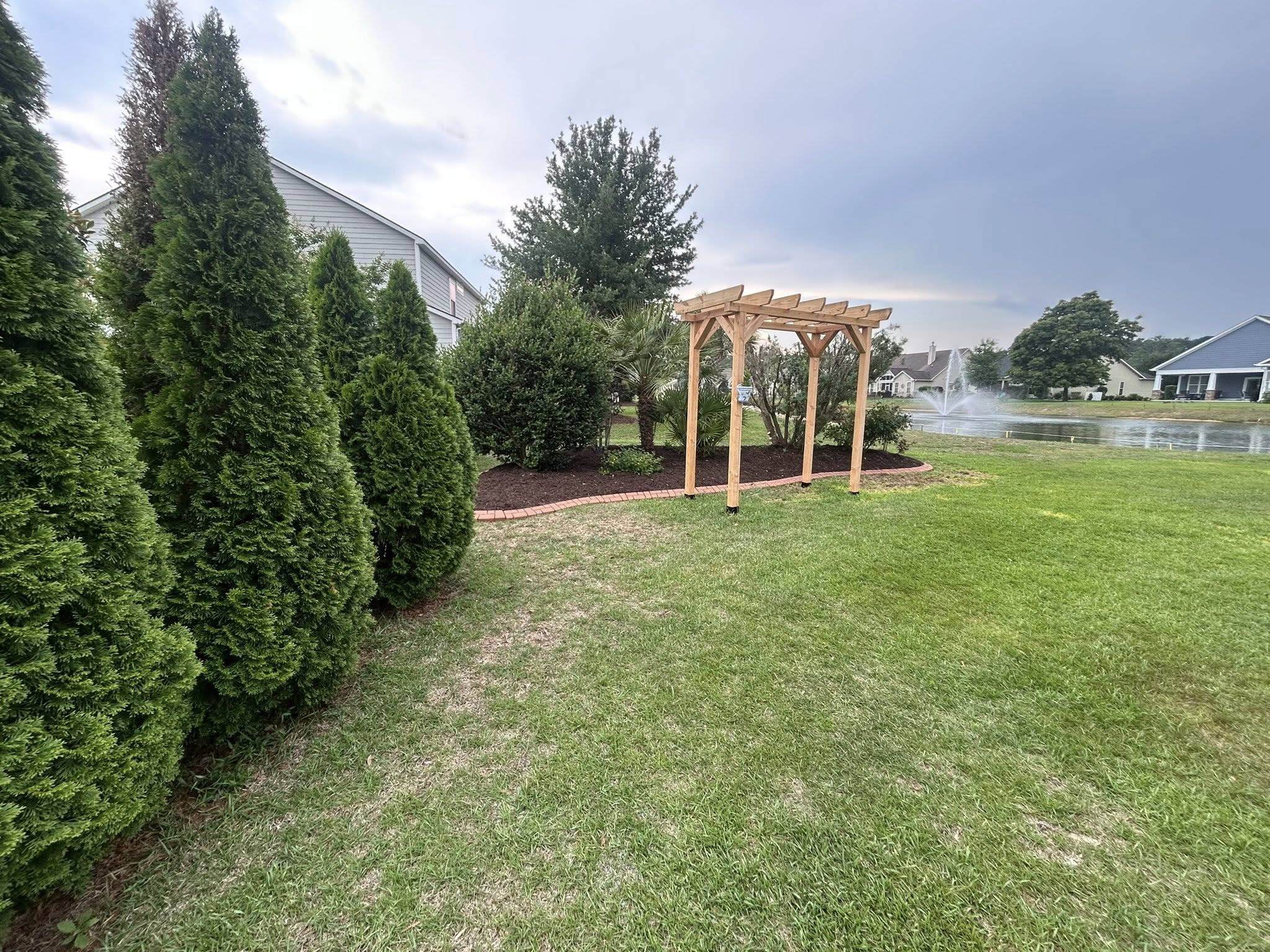 Install mulch in Myrtle Beach,SC 29579